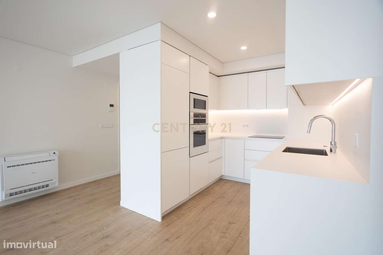 Apartamento T1 com estacionamento e piscina - Areeiro - Grande imagem: 4/15