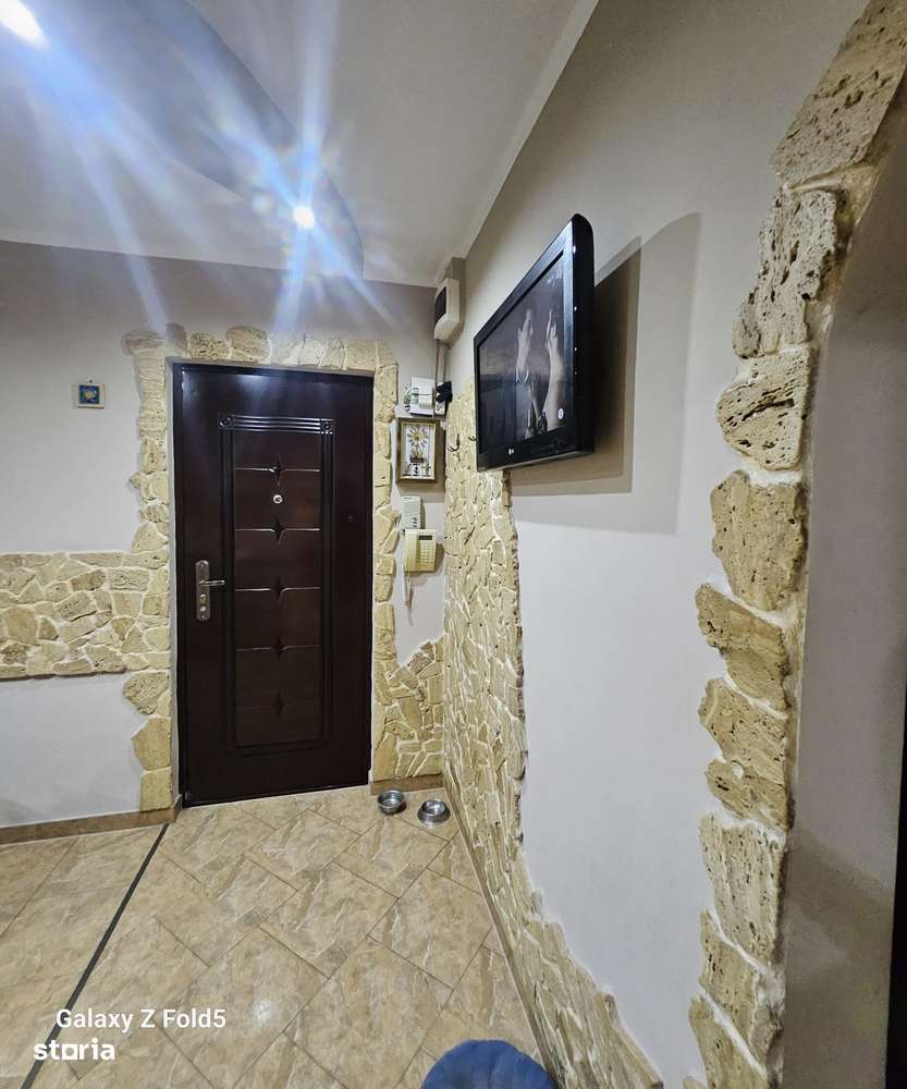 Apartament spațios tip PC – 3 camere, complet renovat, Oradea - Imagine principală: 5/20