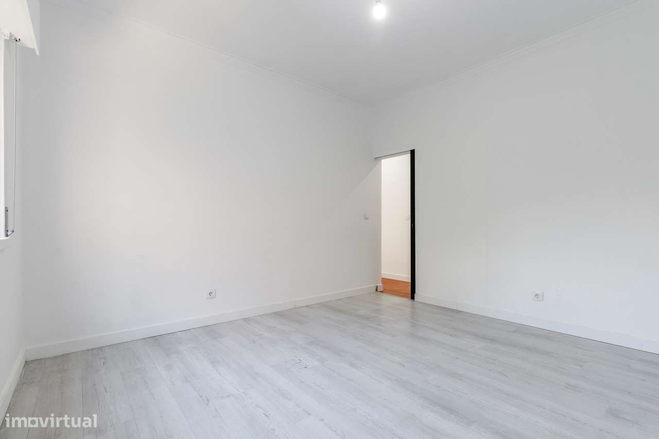 Apartamento T2 c/ Varanda em Agualva, Sintra-19