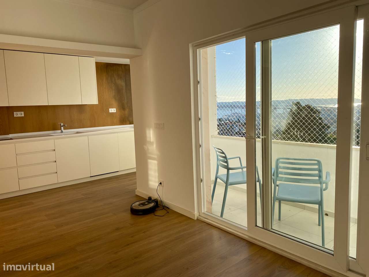 Apartamento T2 em Campo de Ourique - Grande imagem: 2/35