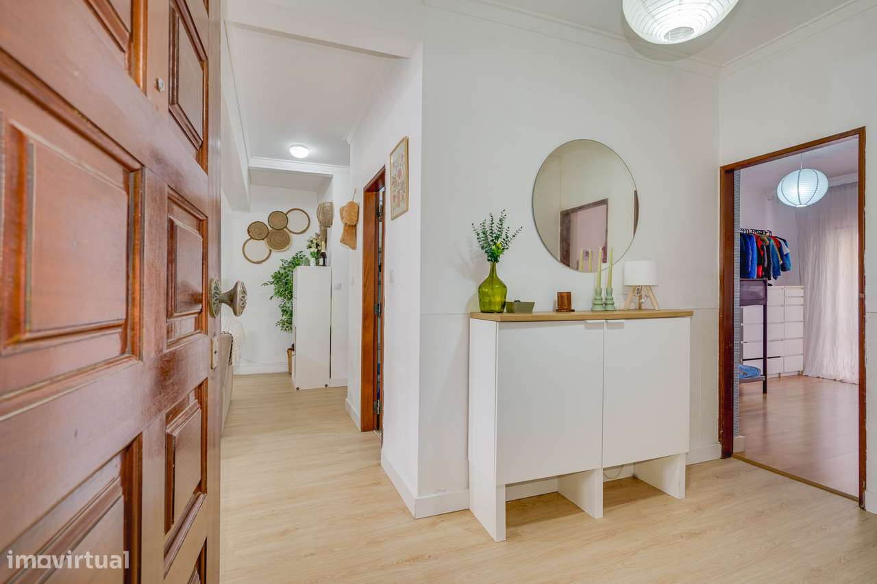 APARTAMENTO T3 | REMODELADO | TERRAÇO 100M2 | MEM MARTINS |  ELEVADOR-1