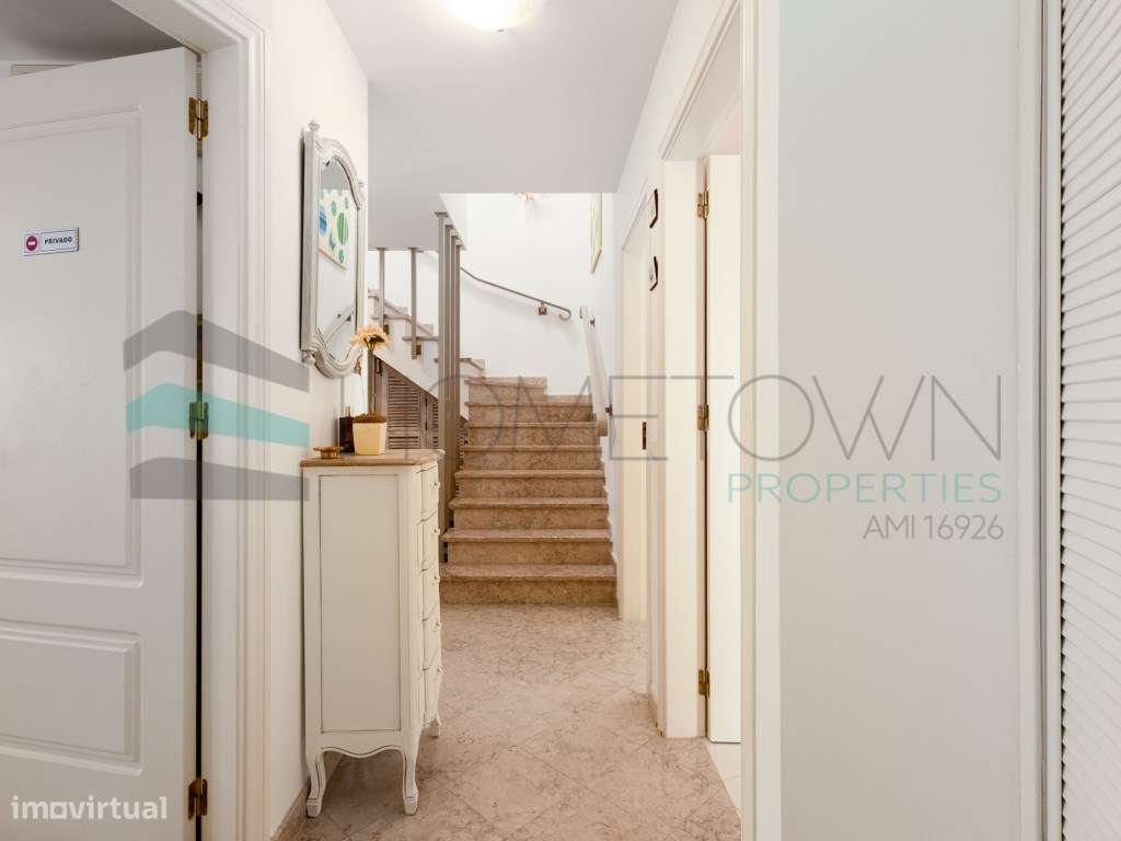 Apartamento Duplex com Terraço Panorâmico e Acesso Privado à Praia-...-28