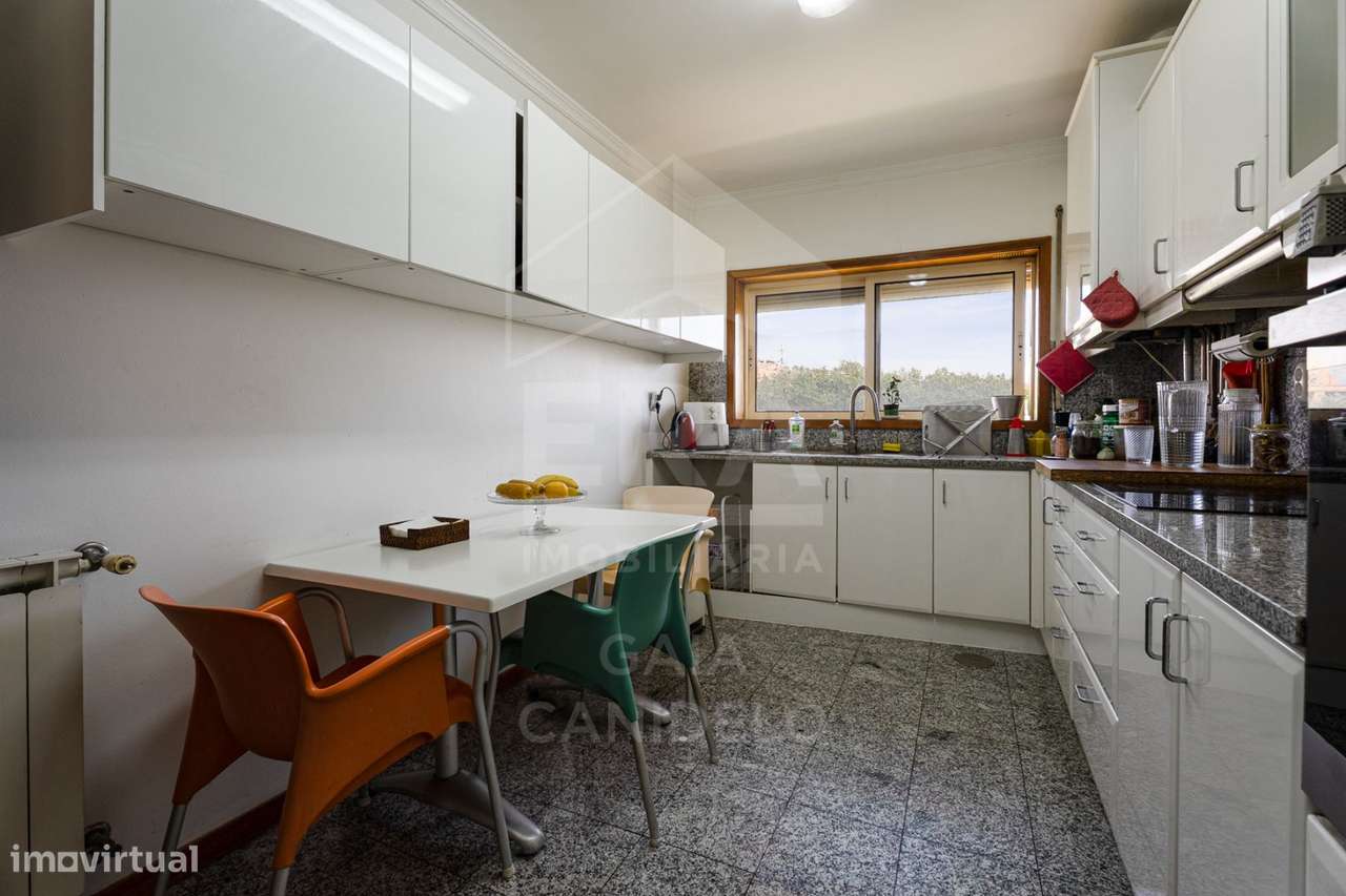 T2 Duplex com Terraço e Garagem Dupla-4