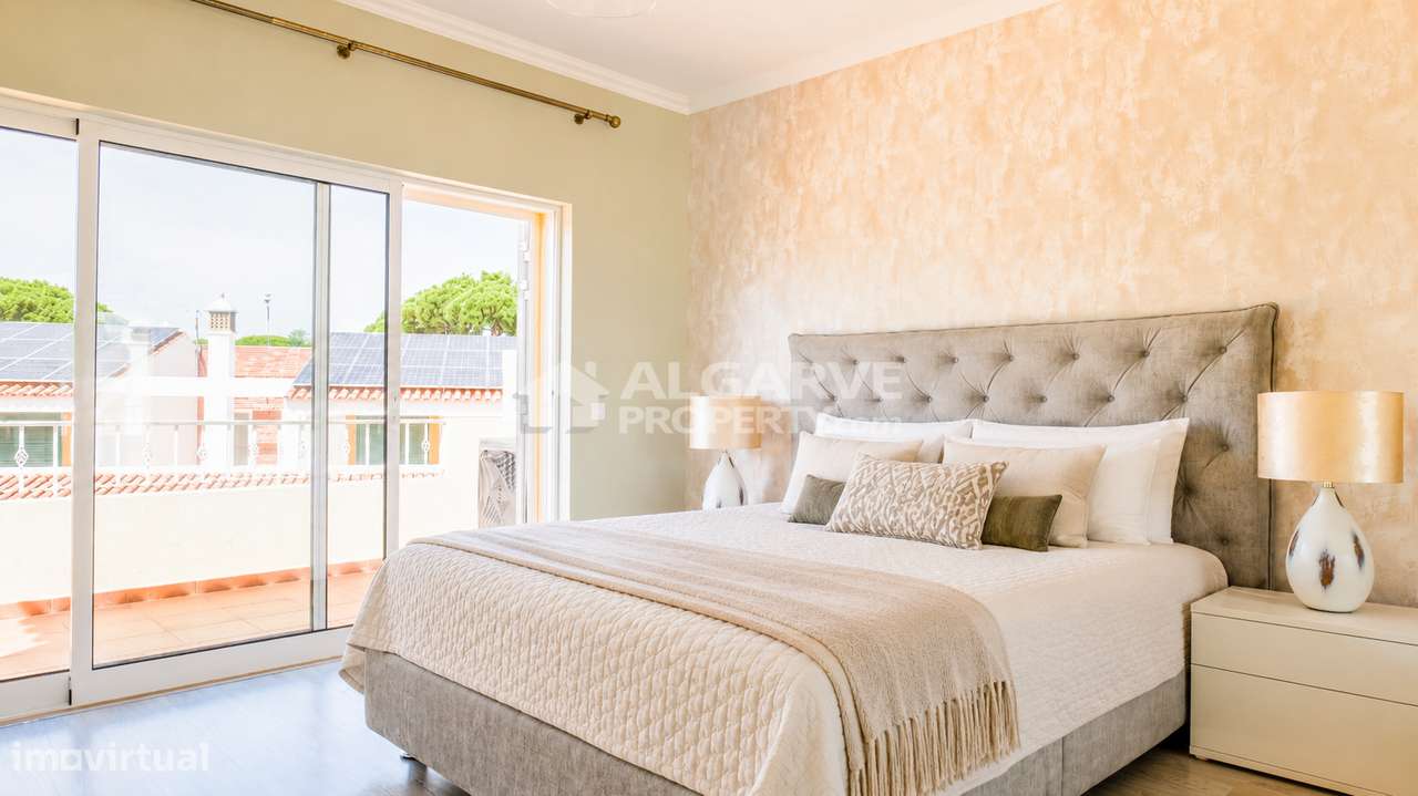 Moradia V4 recentemente remodelada próxima da praia e da Marina Vilamo-3