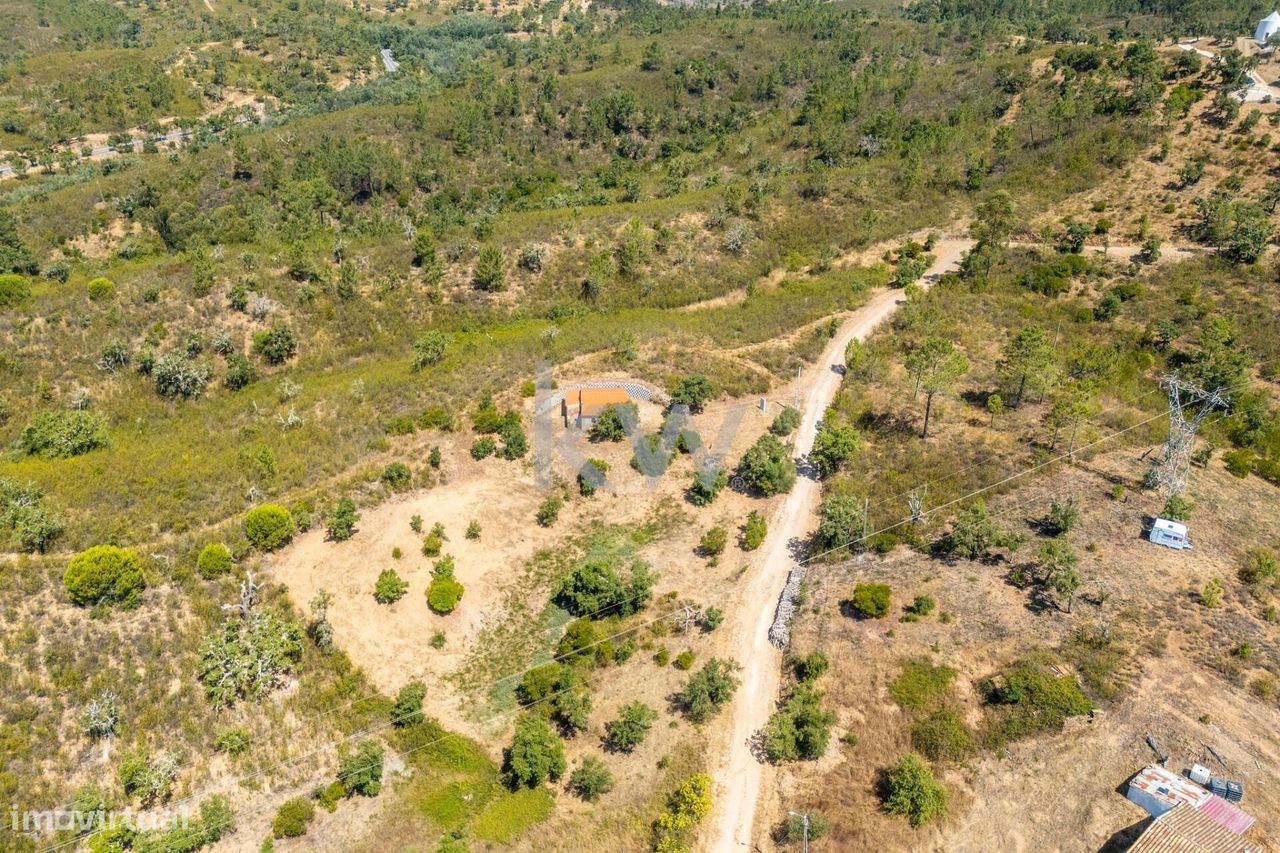 Moradia T2 Para Recuperar, com Terreno, em Cumeada - Salir - Loulé - Grande imagem: 26/26