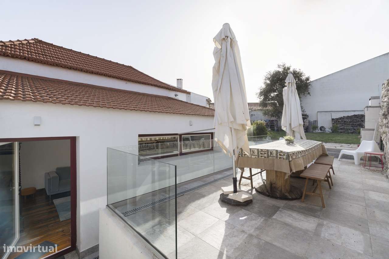 Moradia de Luxo T4 + Apartamento T2 Independente- Porto Salvo - Grande imagem: 1/27