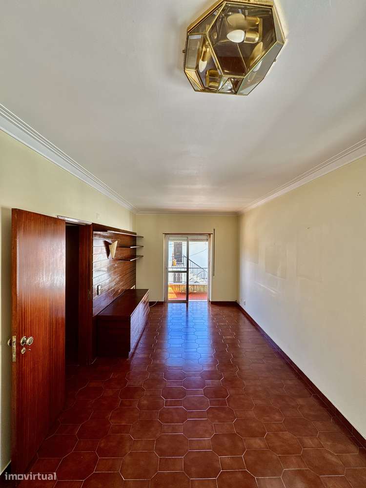 Andar de Moradia T2 | 76 m² | Varanda | Garagem | Porto Salvo-7