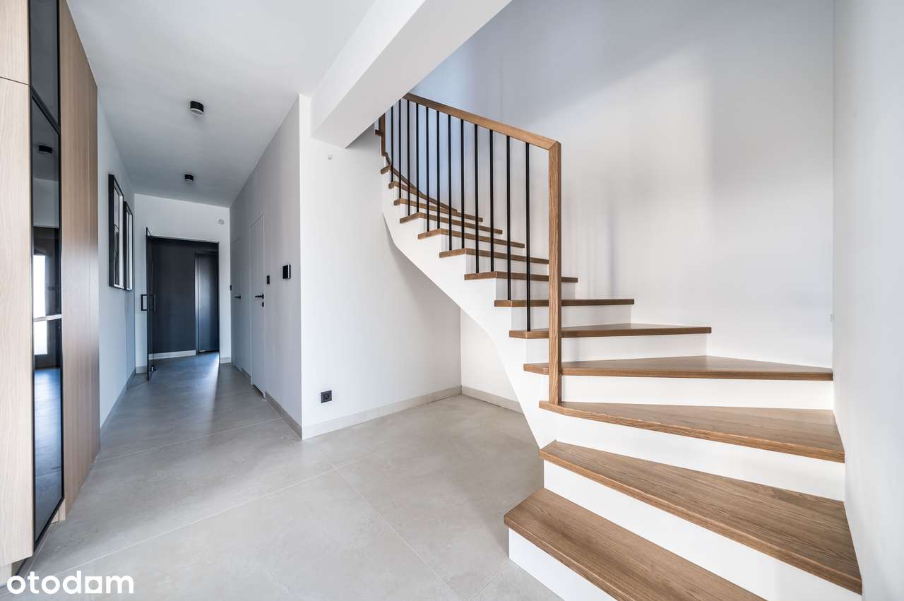 Przestronny dom 142 m² z garażem i ogrodem. Wykończony z kuchnią-10