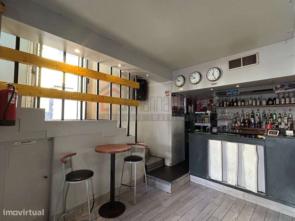 Prédio no Centro Histórico de Peniche - Grande imagem: 4/26