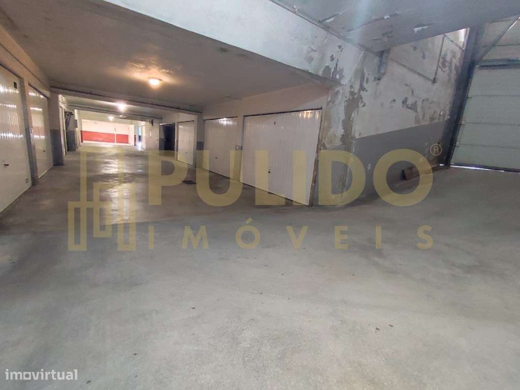 Garagem fechada, ampla e com fácil acesso (até 4 unidades disponíveis)-9