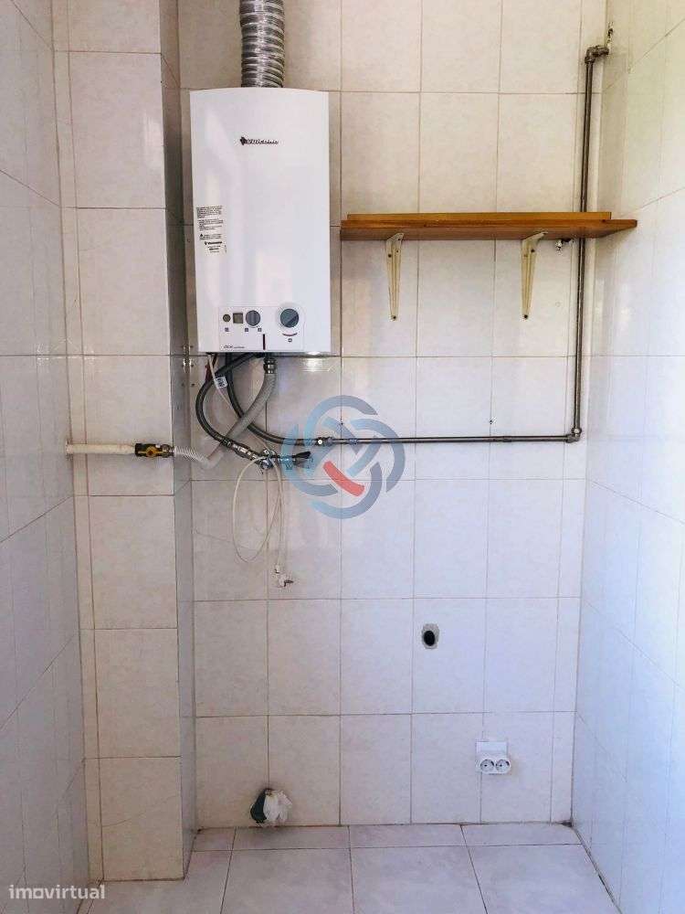 Apartamento T2 no Centro de Arrifana - Grande imagem: 5/13