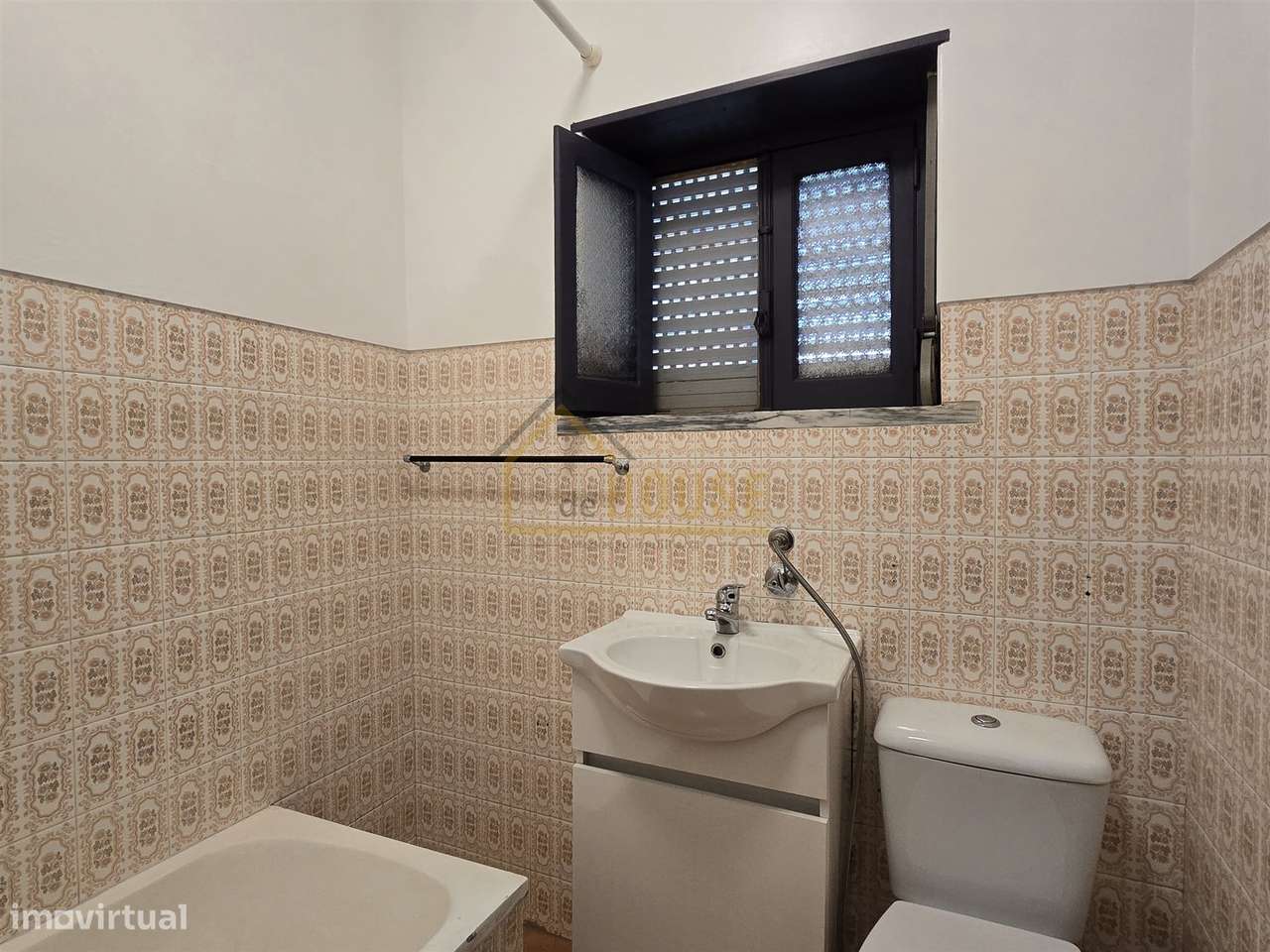 Moradia com espaço exterior e garagem no Bombarral-12