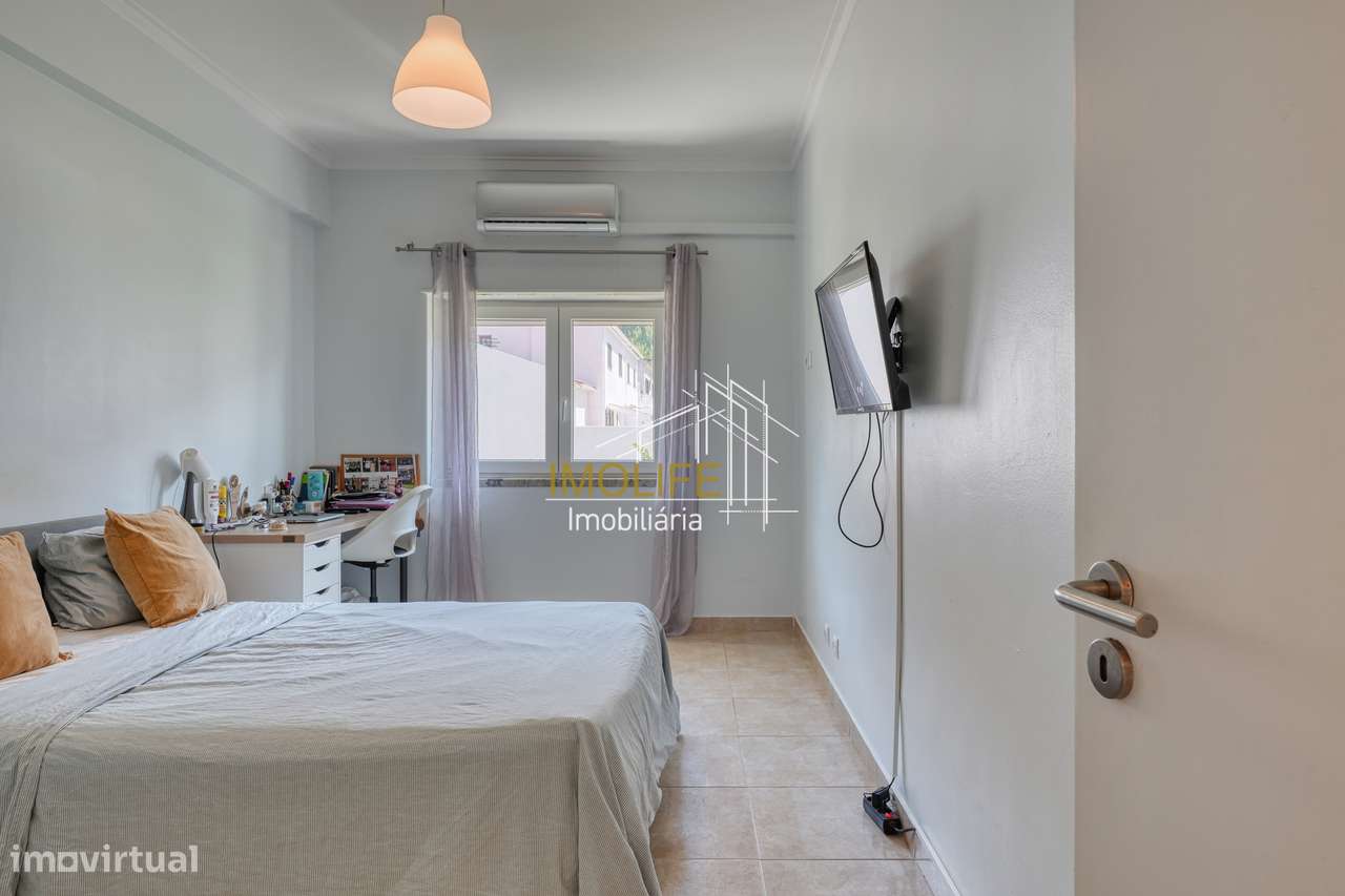 Apartamento T3 Remodelado na Rua Miguel Torga – Costa da Caparica-9