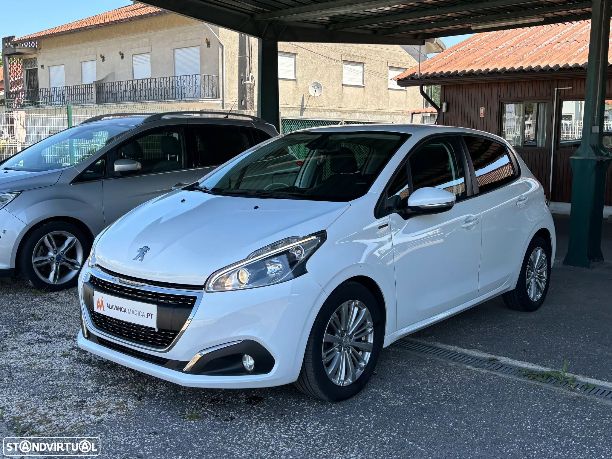 Peugeot 208 1.5 BlueHDi Signature - 1