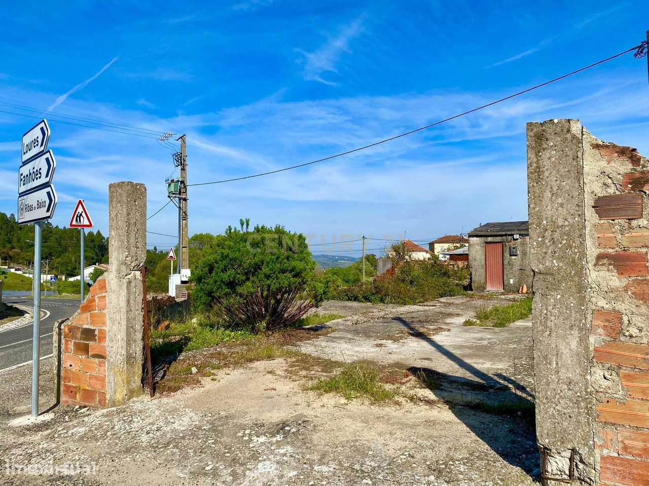 Terreno urbano com 1260m2 em Fanhões-14