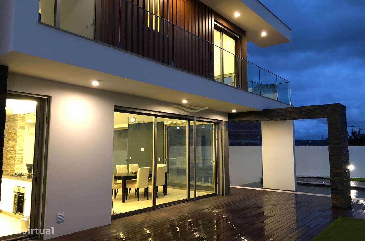 Moradia T4+1 de luxo com elevador-41