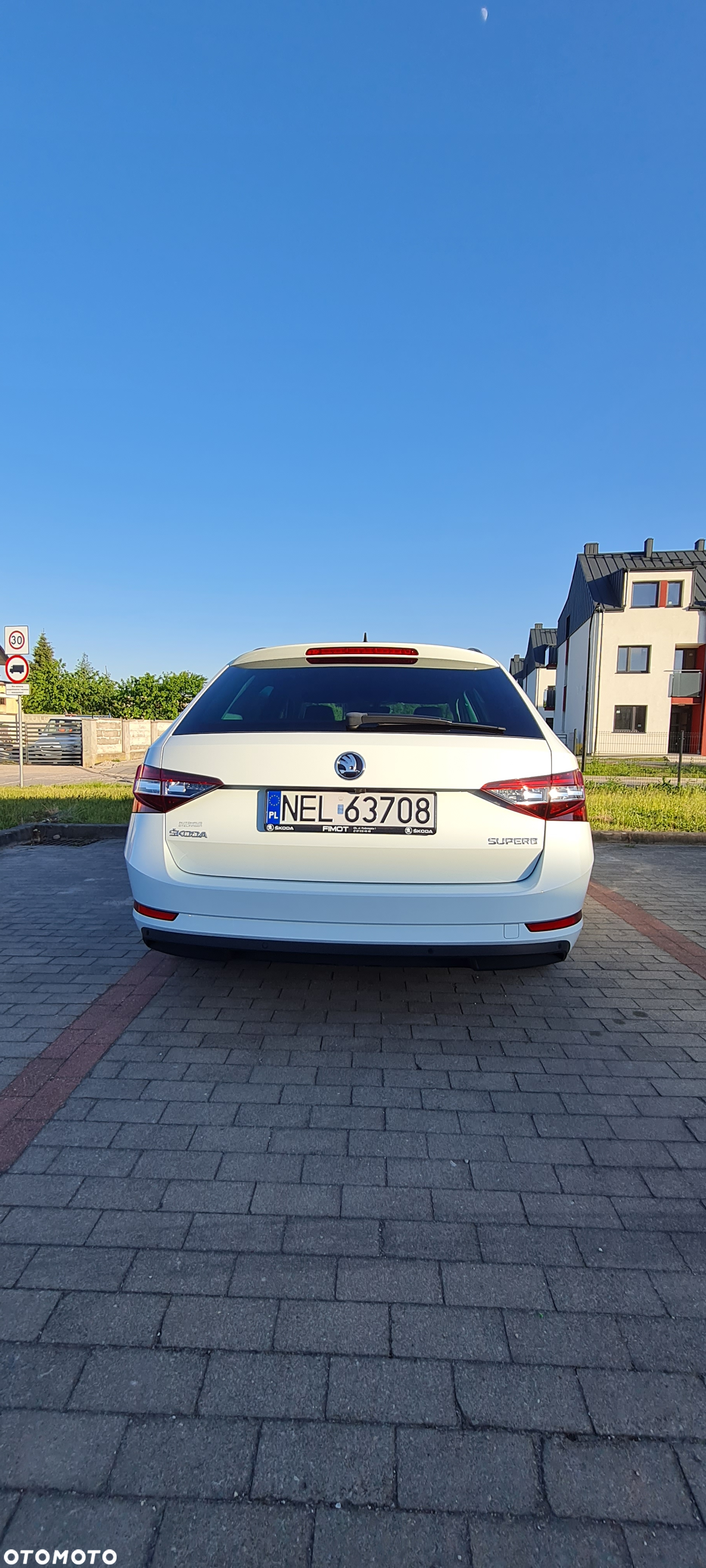 Skoda Superb Combi 1.8 TSI Ambition - 11