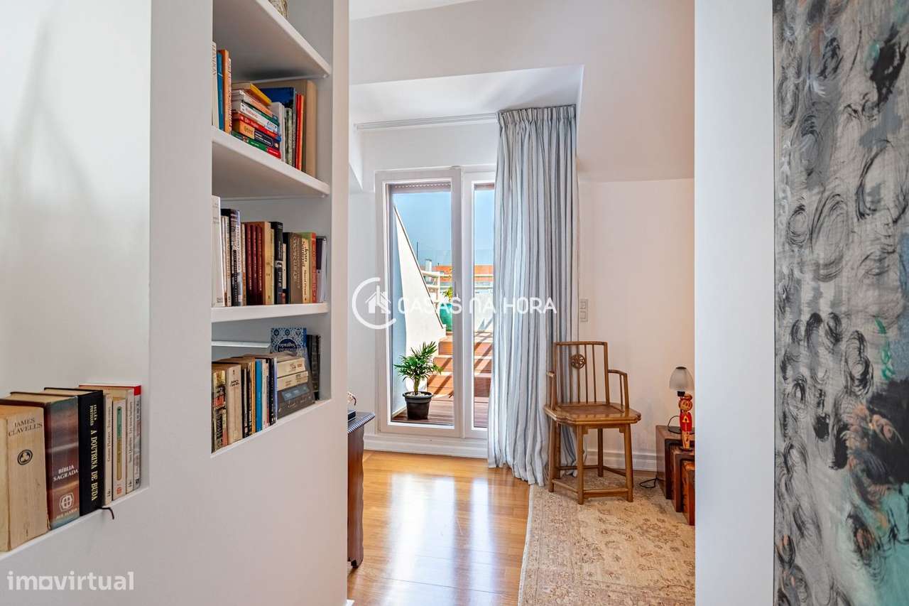 T4 Duplex com terraços e box para 3 viaturas na Avenida Visconde Va...-20