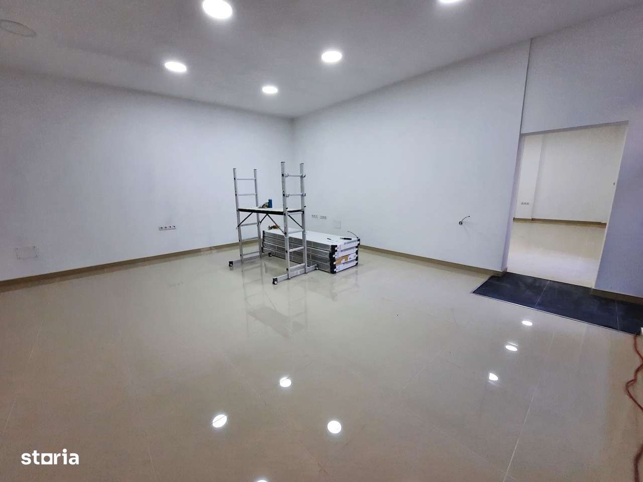 Spatiu comercial finisat, in vila din zona Pietei Unirii, ultracentral - Imagine principală: 5/8