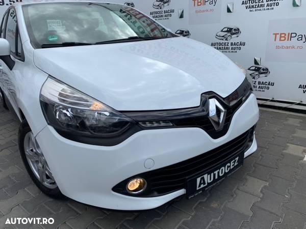 Renault Clio 1.2 16V 75 Collection - 12