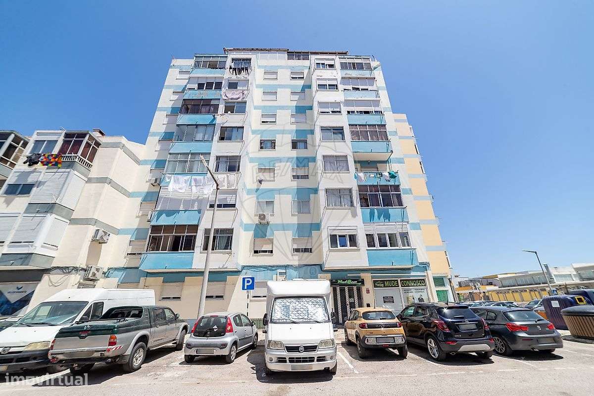 Apartamento T2 para venda na Cruz de Pau, Amora.-24