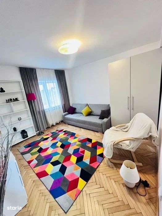 Studio modern de inchirat, Timpuri Noi - Imagine principală: 3/7