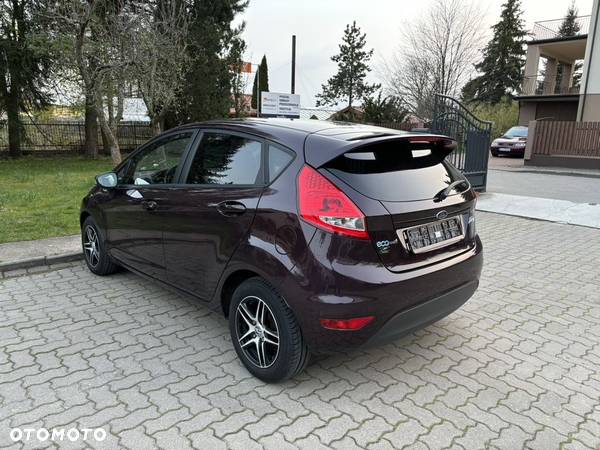 Ford Fiesta 1.6 TDCi DPF Ghia - 6