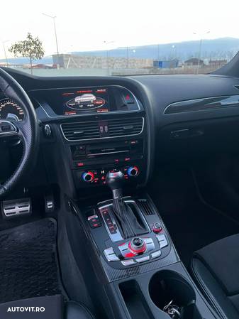 Audi RS4 Avant 4.2 FSI quattro Stronic - 12