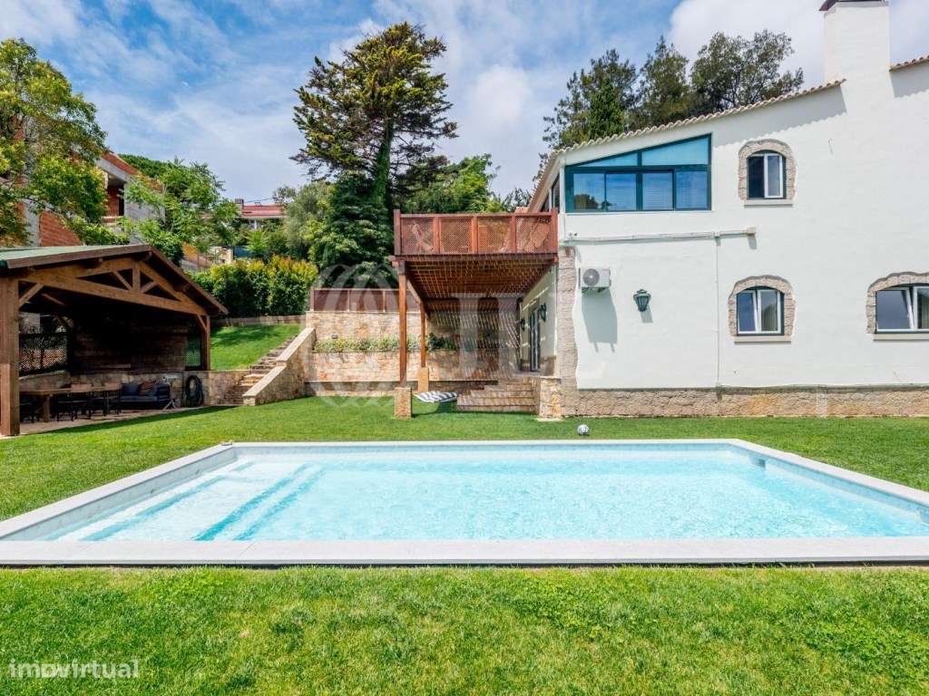 Moradia T6 com jardim e piscina no Estoril em Cascais-0