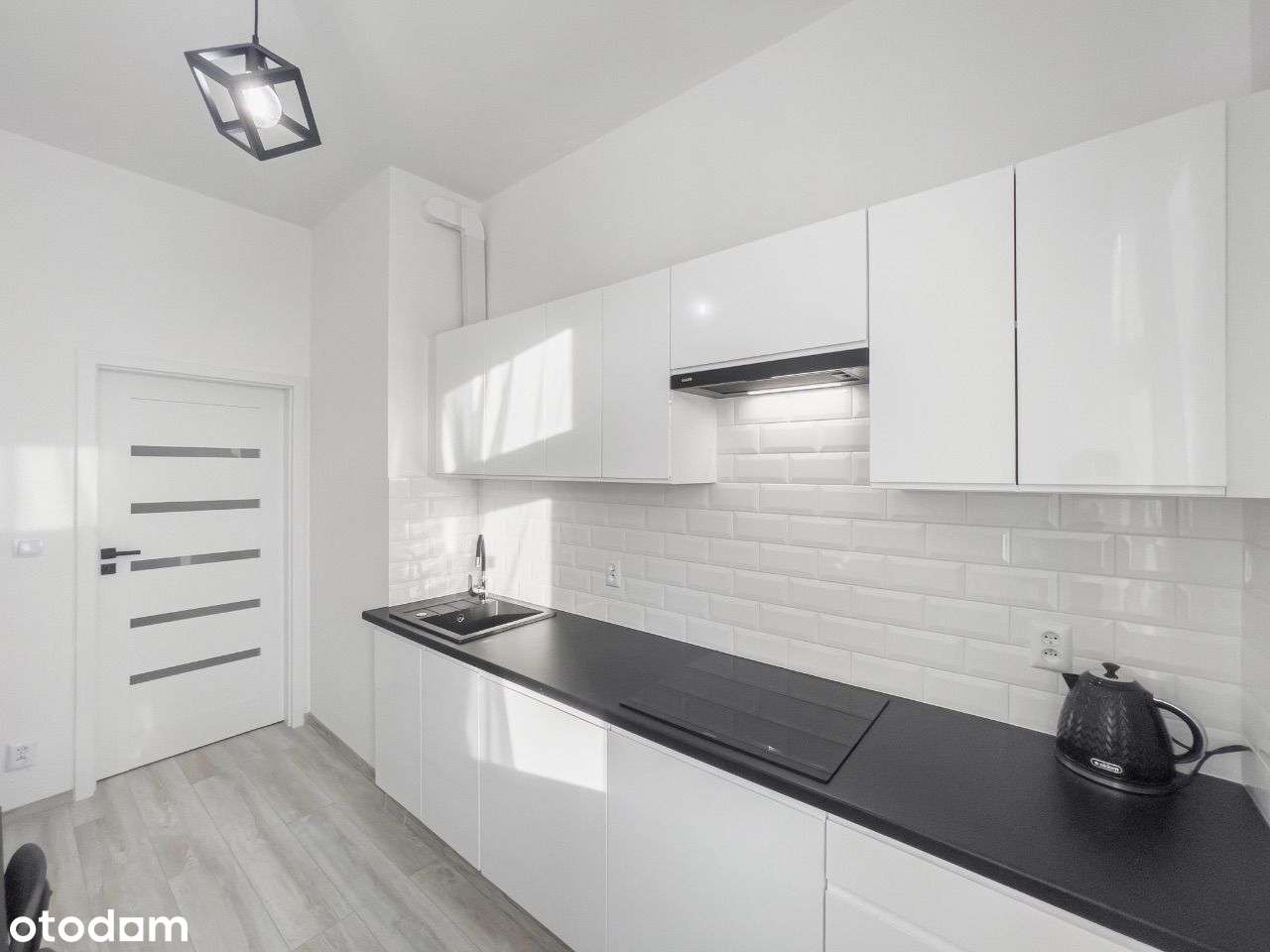 Przestronny Apartament z 2 Sypialniami i Balkonem-10