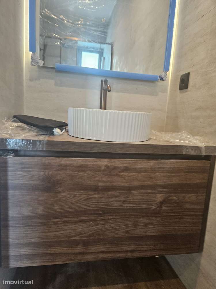 Moradia T4 com Piscina e Jardim-49