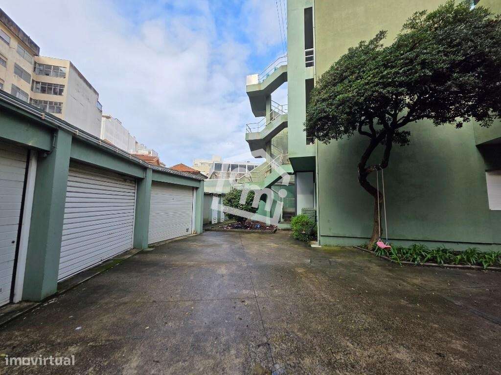 T4 com Garagem Box | 3 Frentes | 4 Varandas | Matosinhos Sul-29