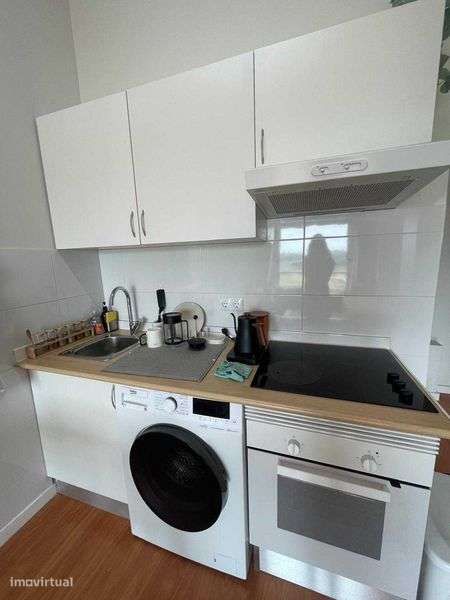 T0 em Matosinhos Sul a 15m da praia - Grande imagem: 5/6