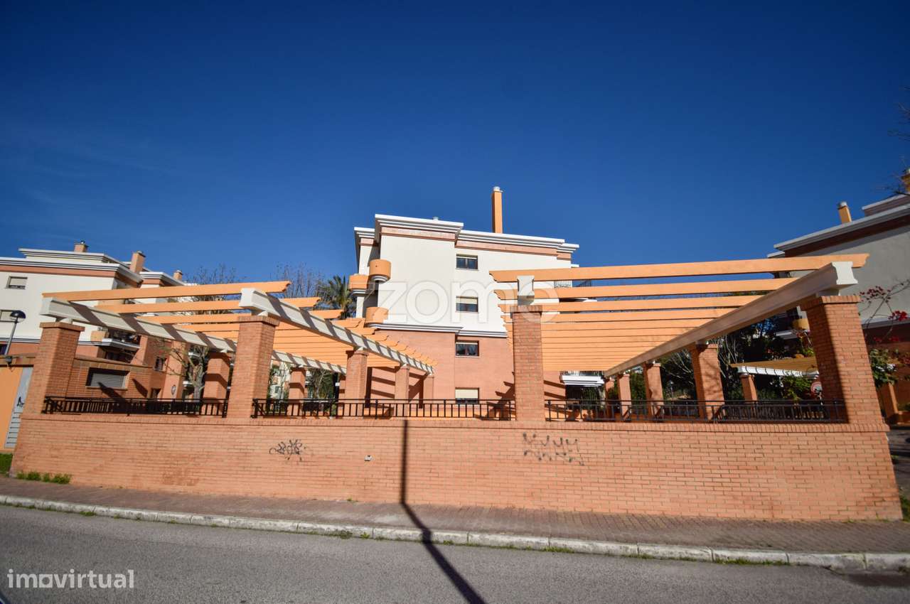 Estacionamento Exclusivo no Coração de Alverca - 10 lugares - Grande imagem: 5/6