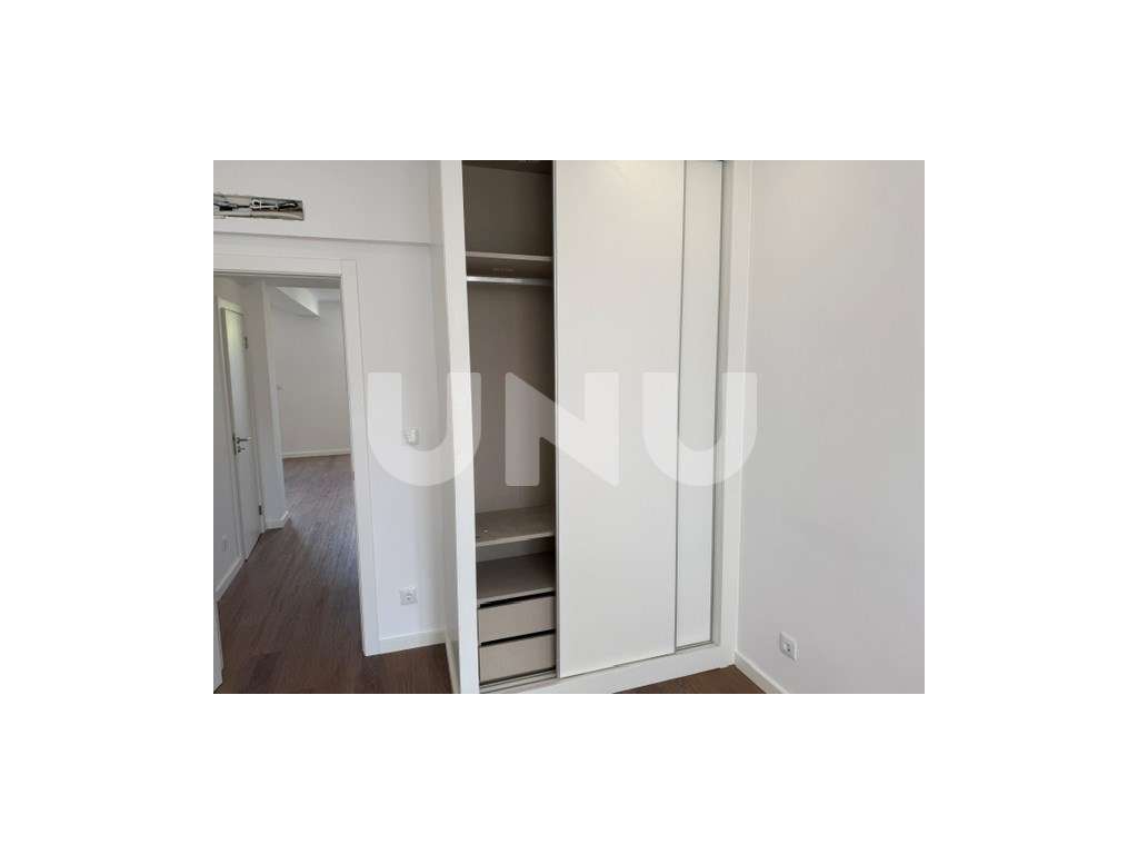 Apartamento T2 na Amadora com muita luminosidade-10