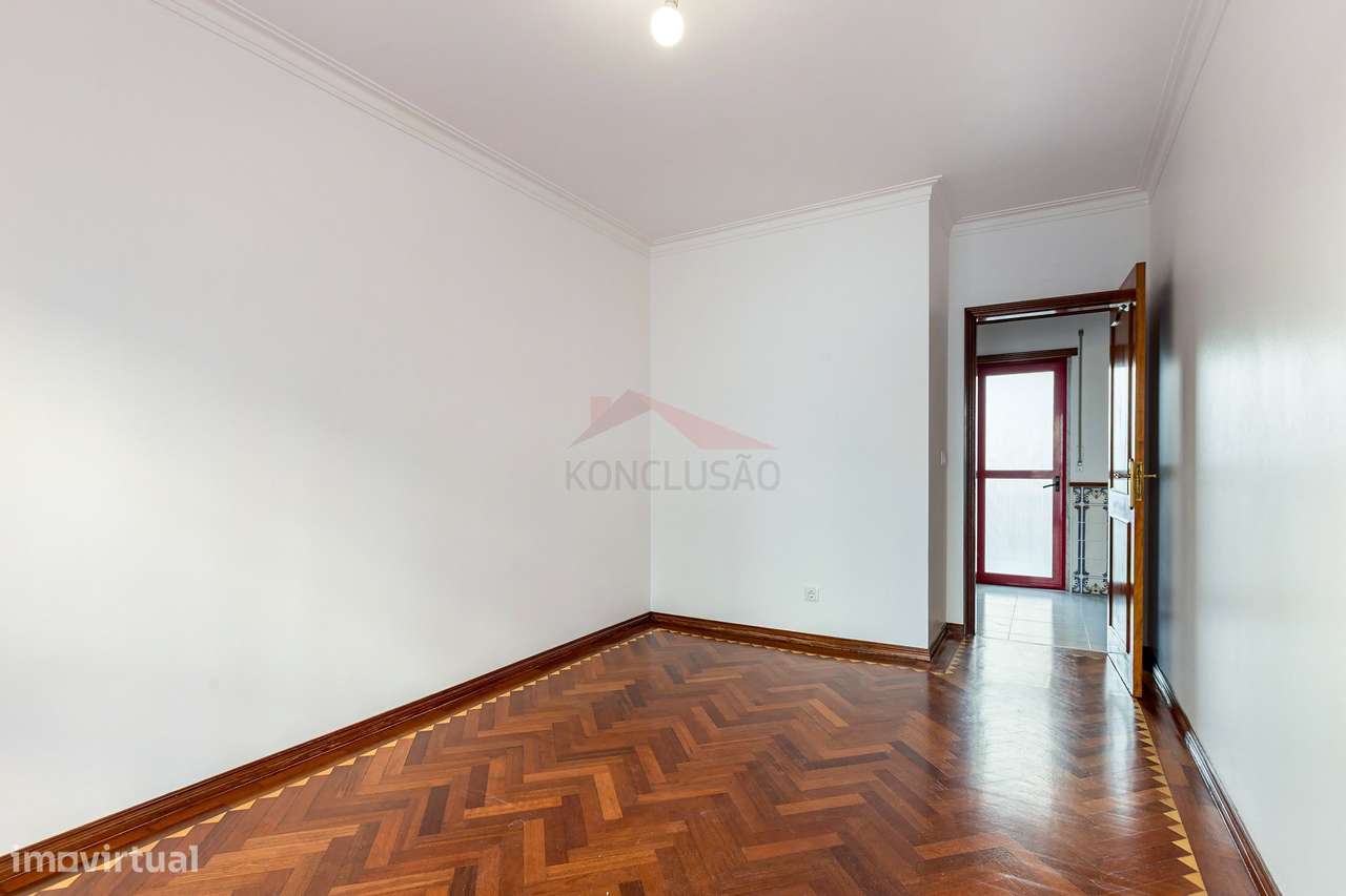 **Apartamento T3 em Venda no Carregado - Oportunidade Imperdível! **-14
