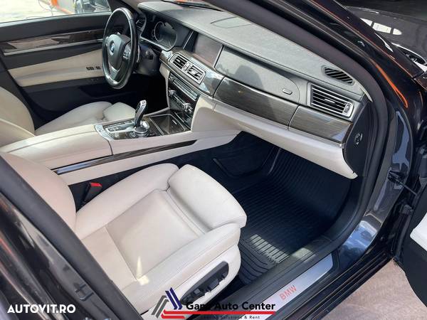 BMW Seria 7 750i xDrive - 10