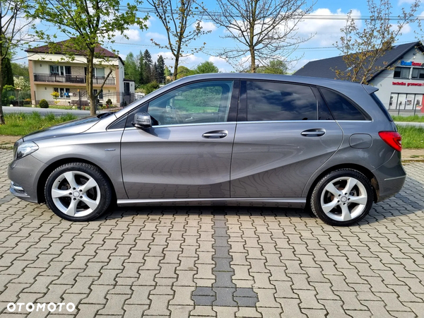 Mercedes-Benz Klasa B 180 BlueEFFICIENCY Edition - 21