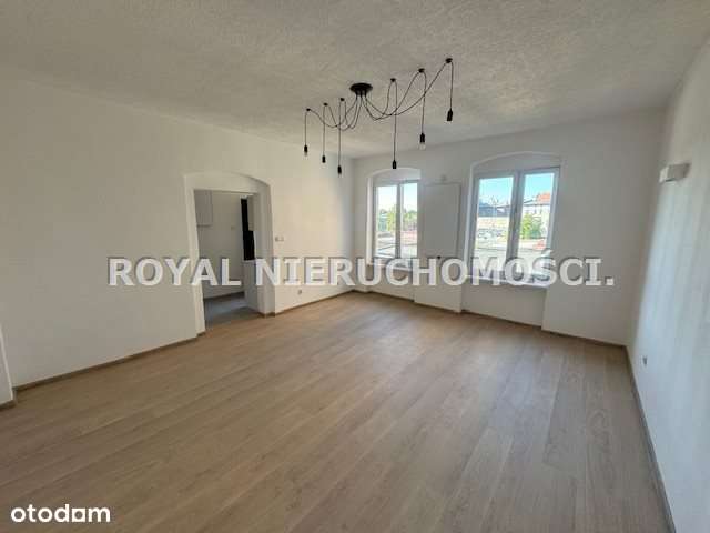 Przy parku Róż, możliwość kupna z garażem!!-0