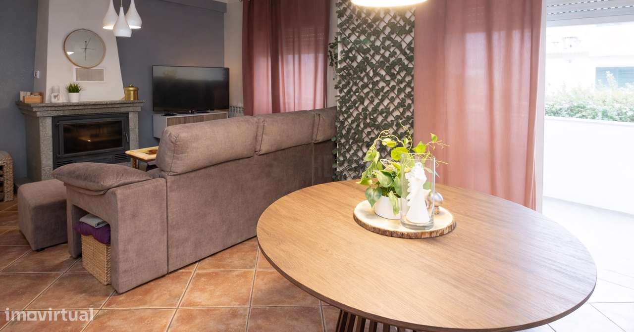 Apartamento T3 com Garagem, Terraço e Pátio - Abraveses - Grande imagem: 3/13