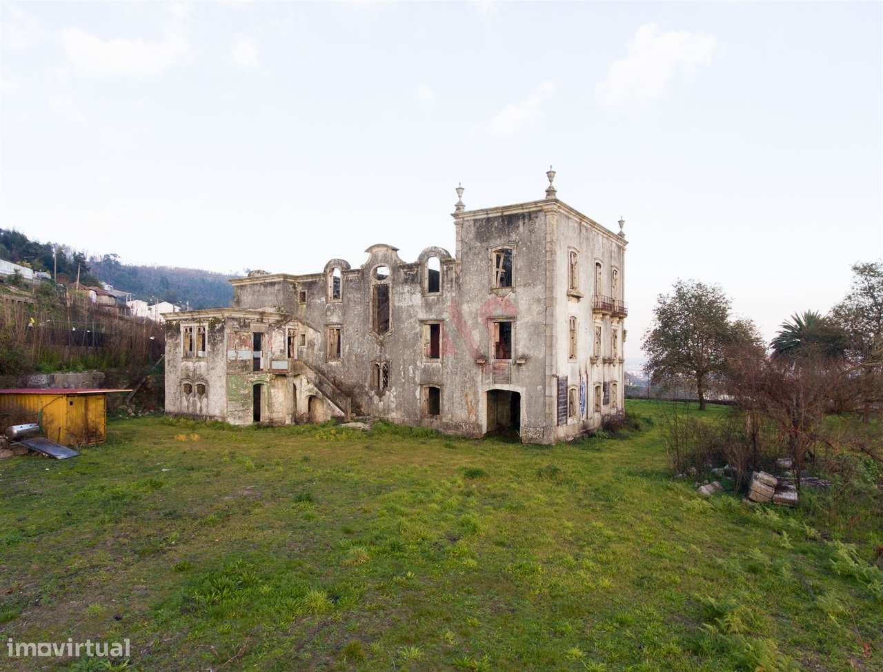 Palacete da 2.ª década do séc. XX, inserido em terreno de 10707 m2, c/ - Grande imagem: 5/29