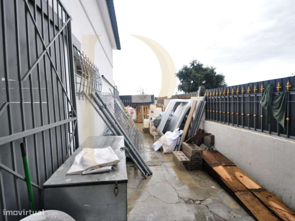 Armazém Isolado em Pinhal de Frades - Seixal - Grande imagem: 5/26