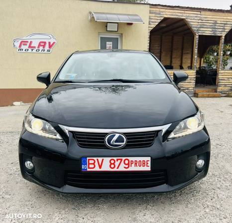 Lexus CT - 12