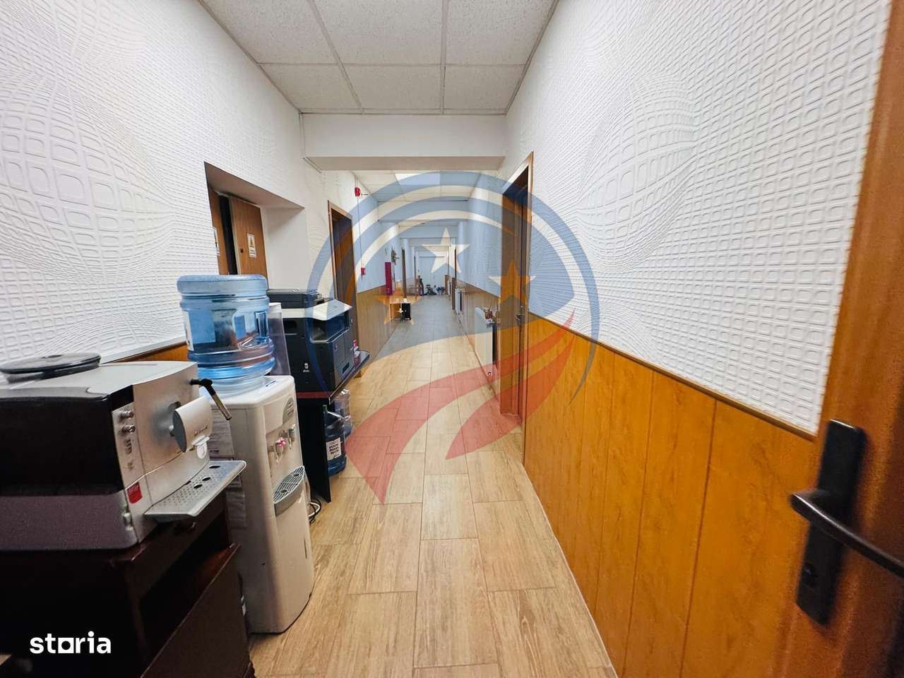 Spațiu comercial de închiriat - Imagine principală: 2/18
