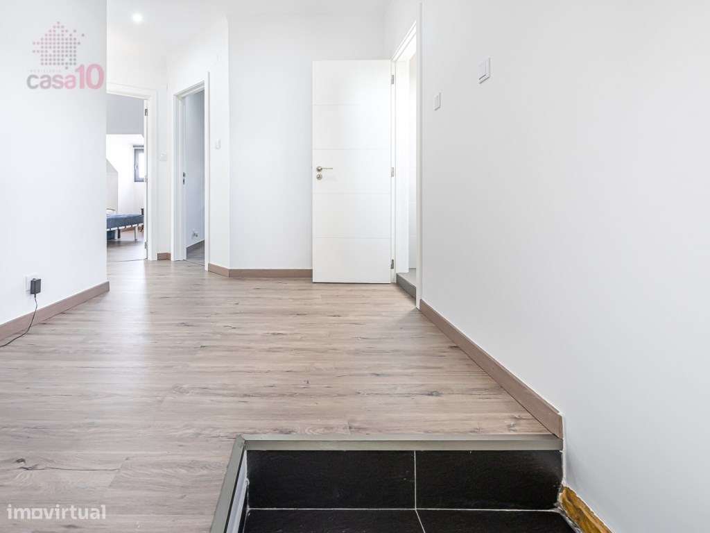 Moradia T5 renovada em Algueirão-Mem Martins, com piscina e jardim-15