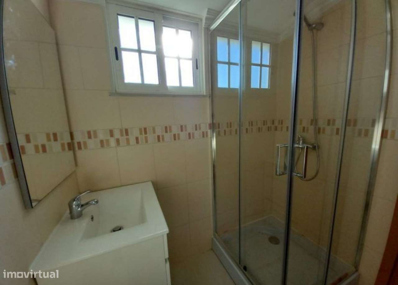 Moradia T4 remodelada na Parede, Cascais-21