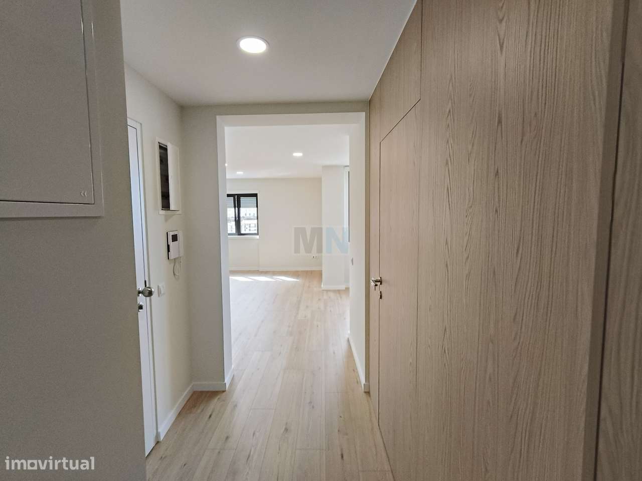 Vende-se T2 Totalmente Renovado em Celas – Vistas Rio e Universidade-2