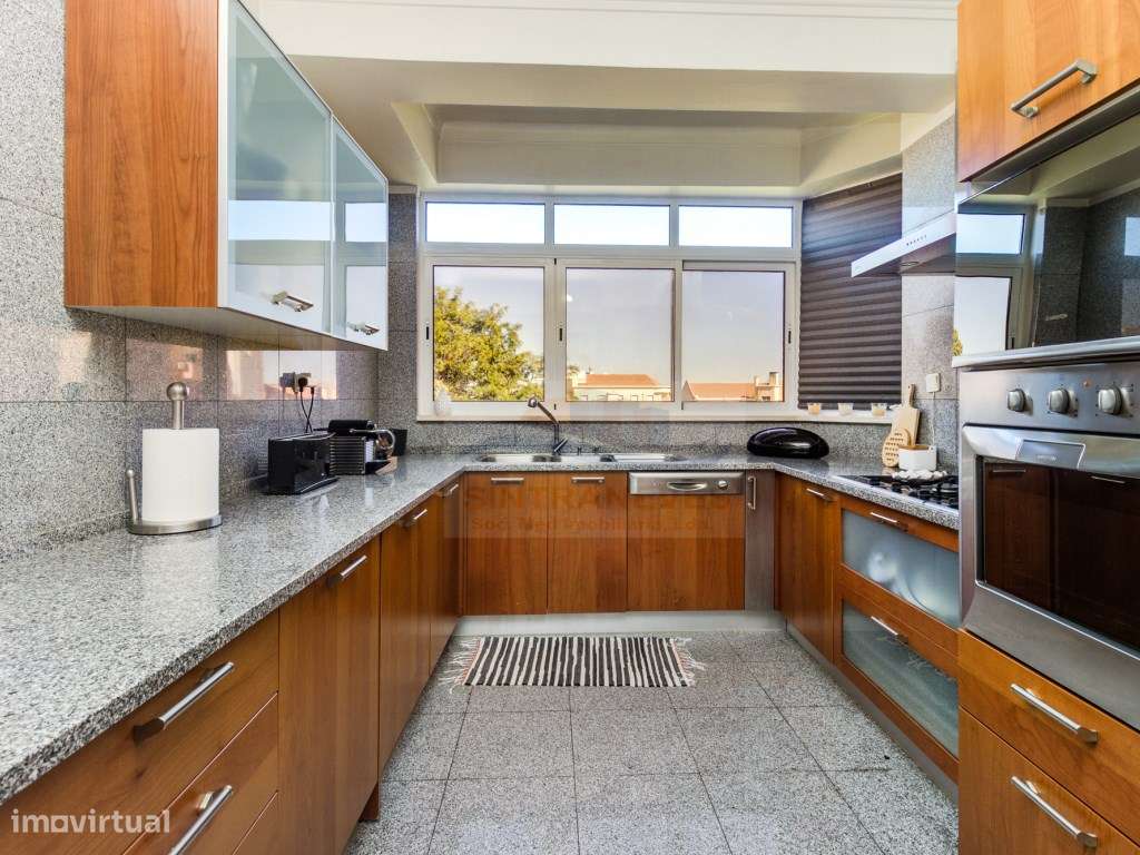 Fantástico T7 na Avenida João XXI no coração de Lisboa - Grande imagem: 4/43