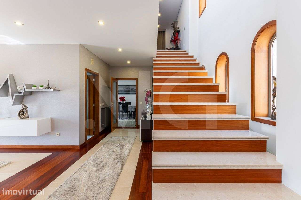 Moradia T3, com Varanda, jardins e Piscina em Felgueiras-34