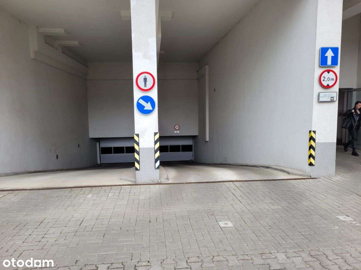 Miejsce Postojowe 18 m²  I Wrocław Centrum-5